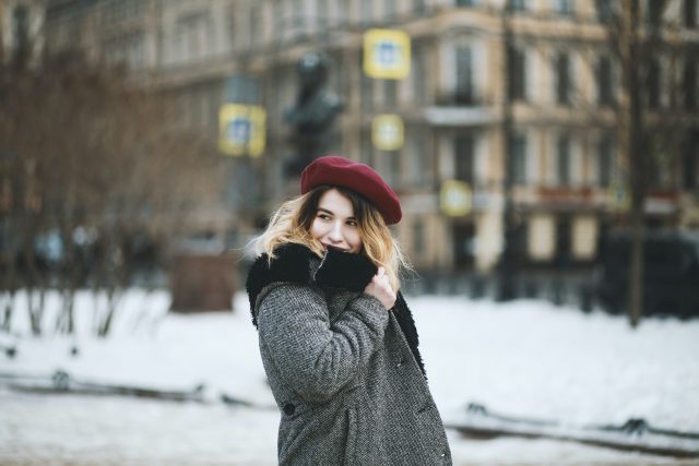 Przegląd stylizacji z płaszczem