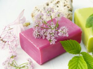 Dlaczego warto używać kosmetyków z kwasem salicylowym